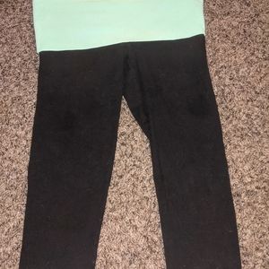 Capri Yoga Pants | PINK